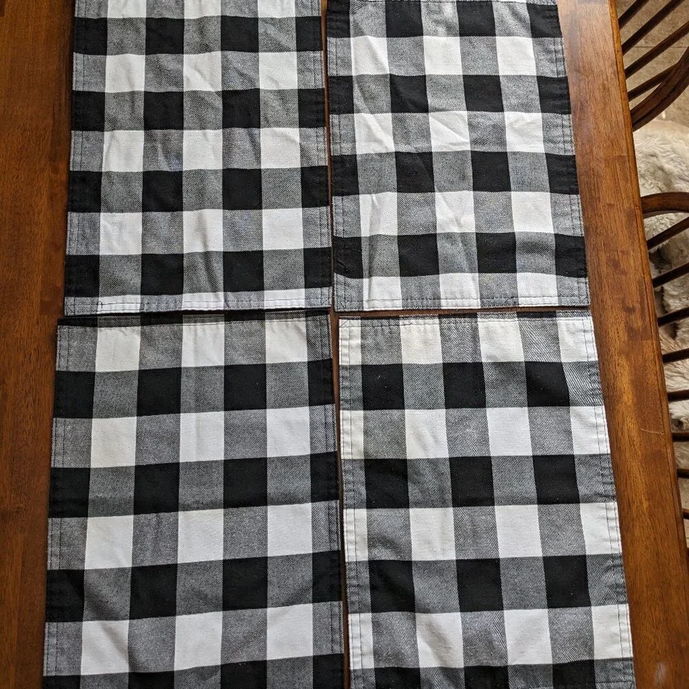 Buffalo Check Placemats & Table Runner Black & White